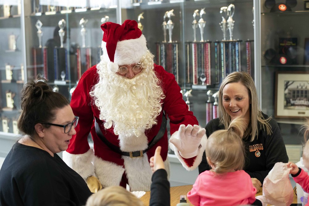 Santa visits elementary tournament