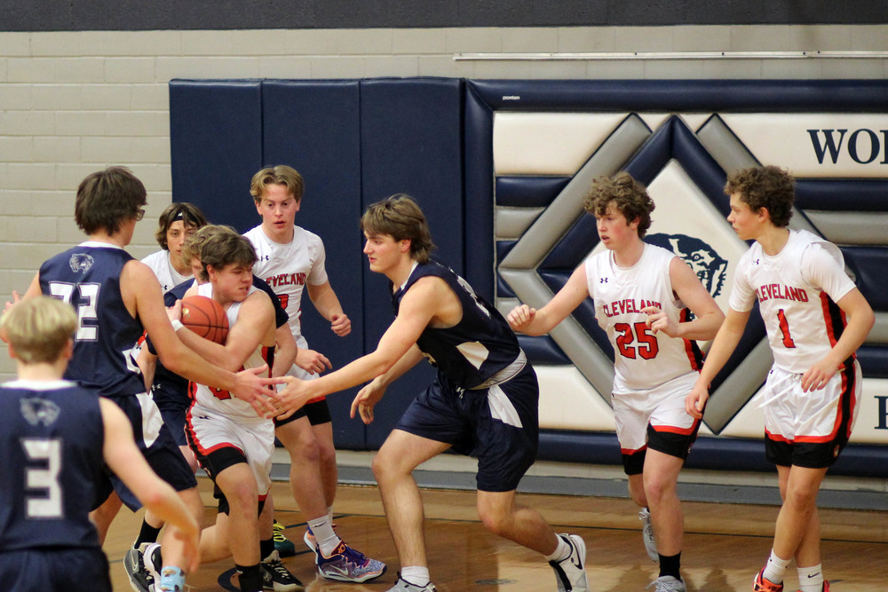 Varsity, JV boys tripped up in Glenville Cleveland Public School