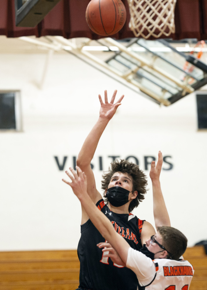 B Boys run in second half, down visiting Madelia
